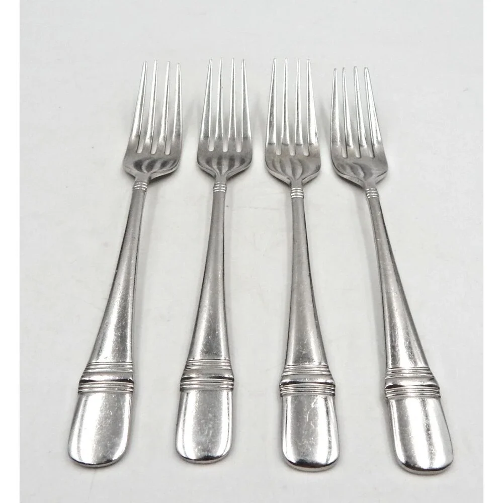 Oneida ASTRAGAL Heirloom 18/10 Stainless Dinner Fork 7 1/2